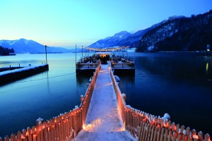 Schwimmender Adventstand